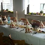 Und Zur Frischen Quelle *
